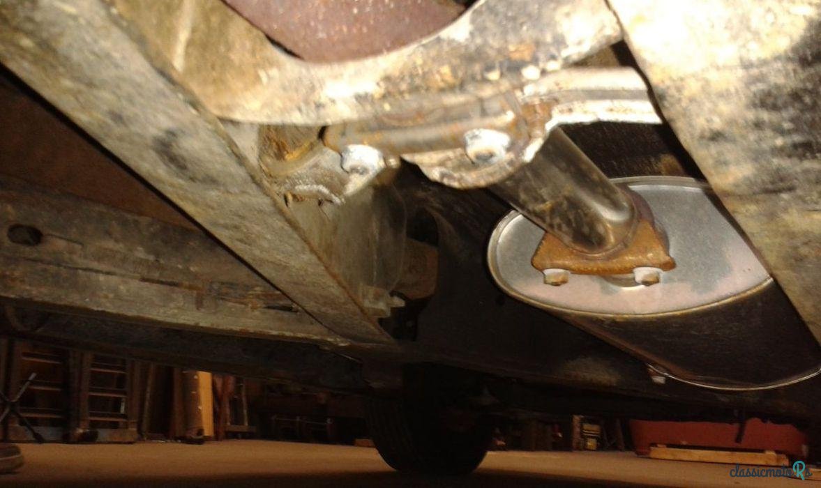 1940' Pontiac Silver Streak photo #3