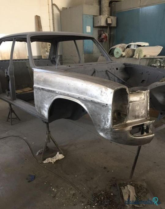 1977' Mercedes-Benz 240 photo #4