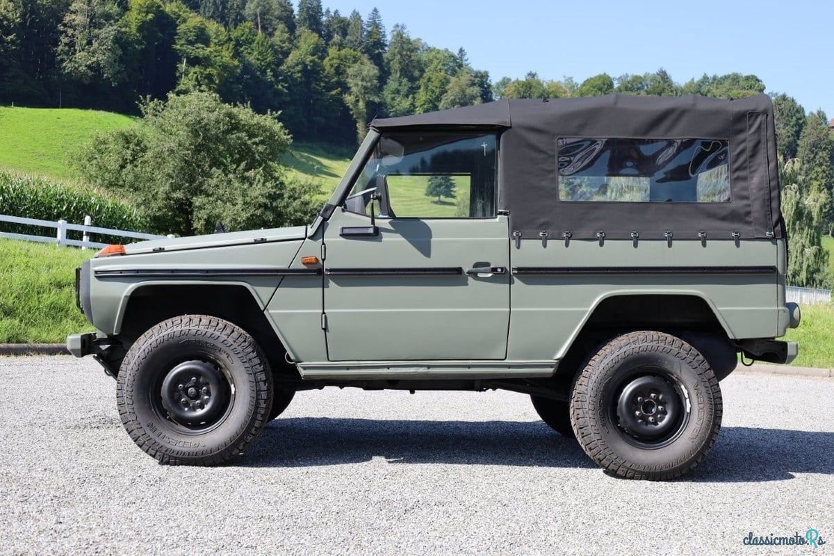 1985' Mercedes-Benz 240G photo #2