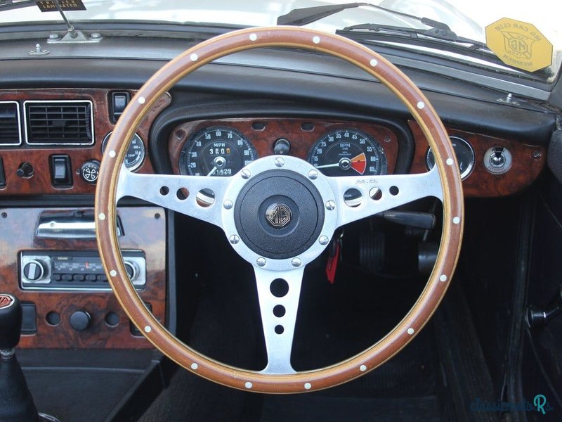 1973' MG MGB photo #4