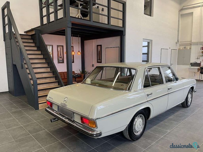 1968' Mercedes-Benz 200 D/8 photo #6