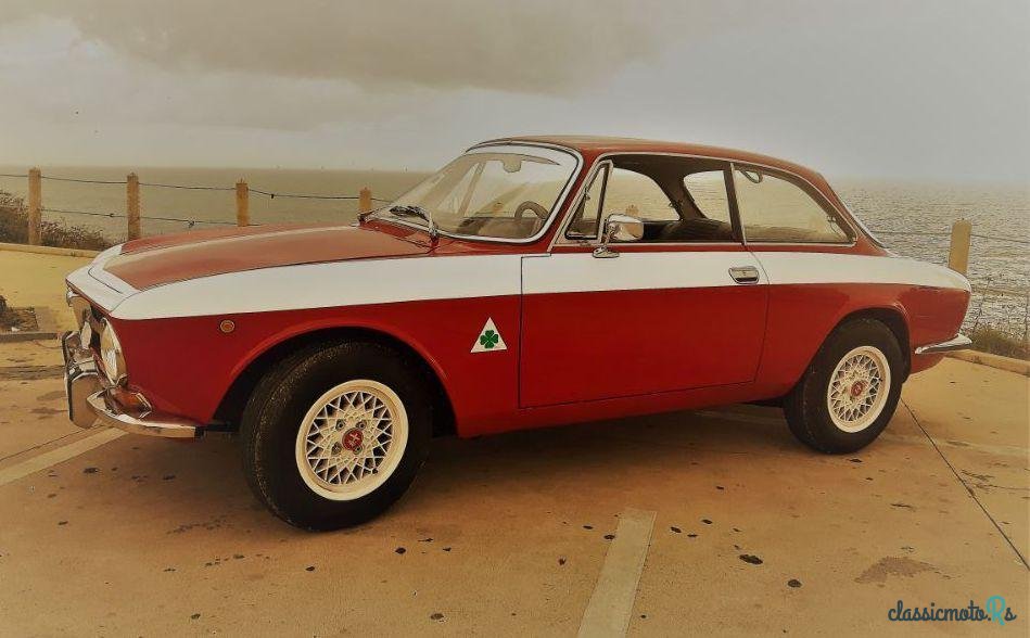 1974' Alfa Romeo Gt Gt 1300 Junior photo #3
