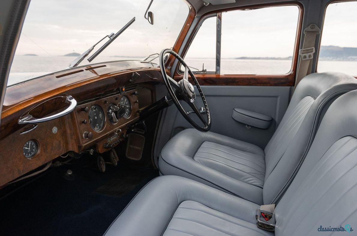 1953' Bentley R Type Sedan photo #1