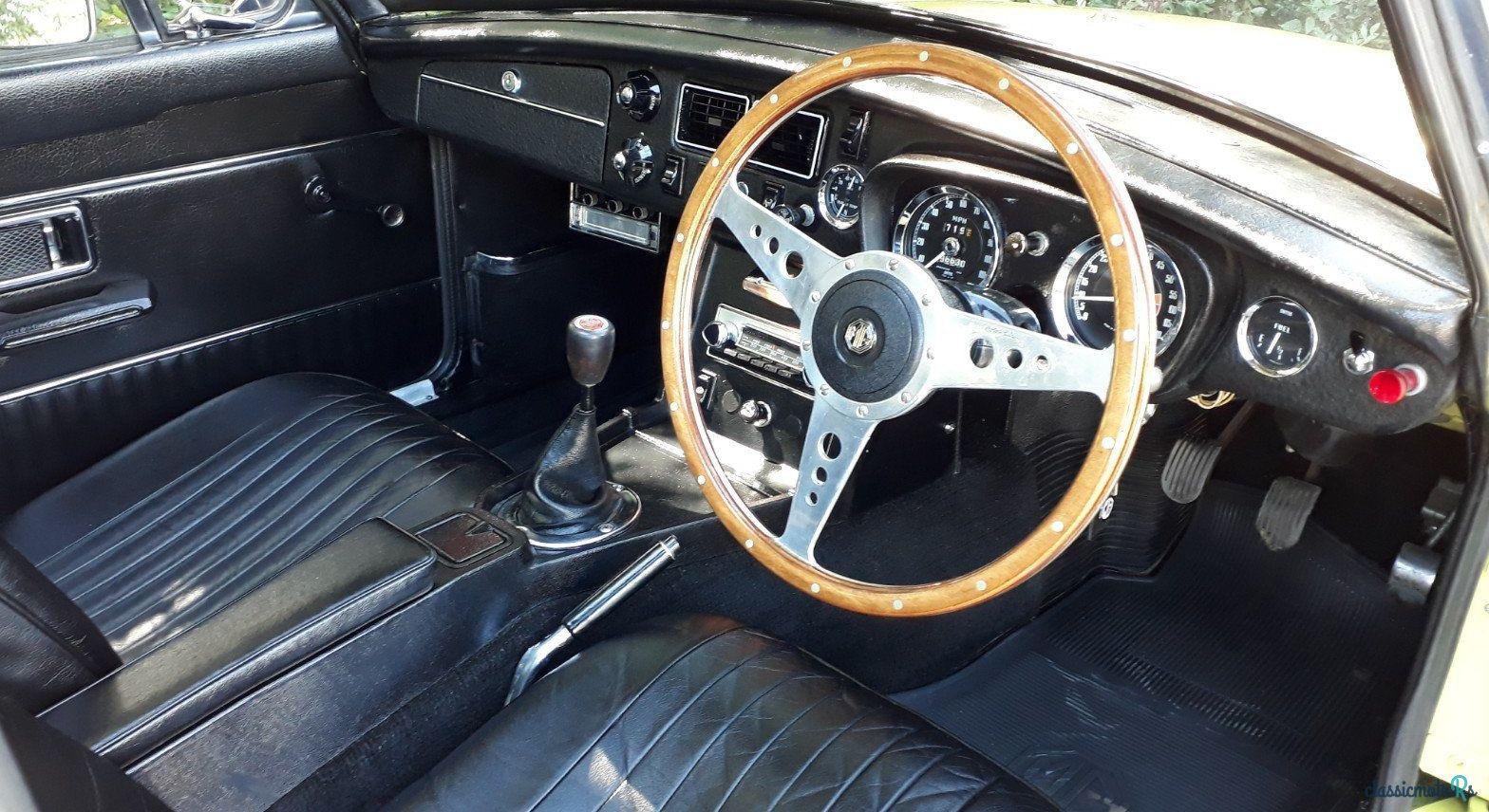 1975' MG Mgb Gt photo #1