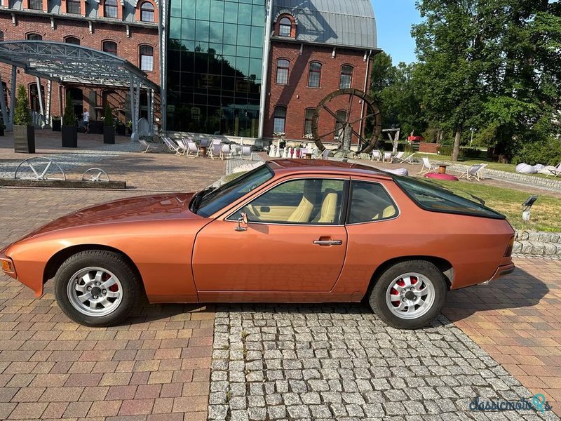 1977' Porsche 924 photo #1