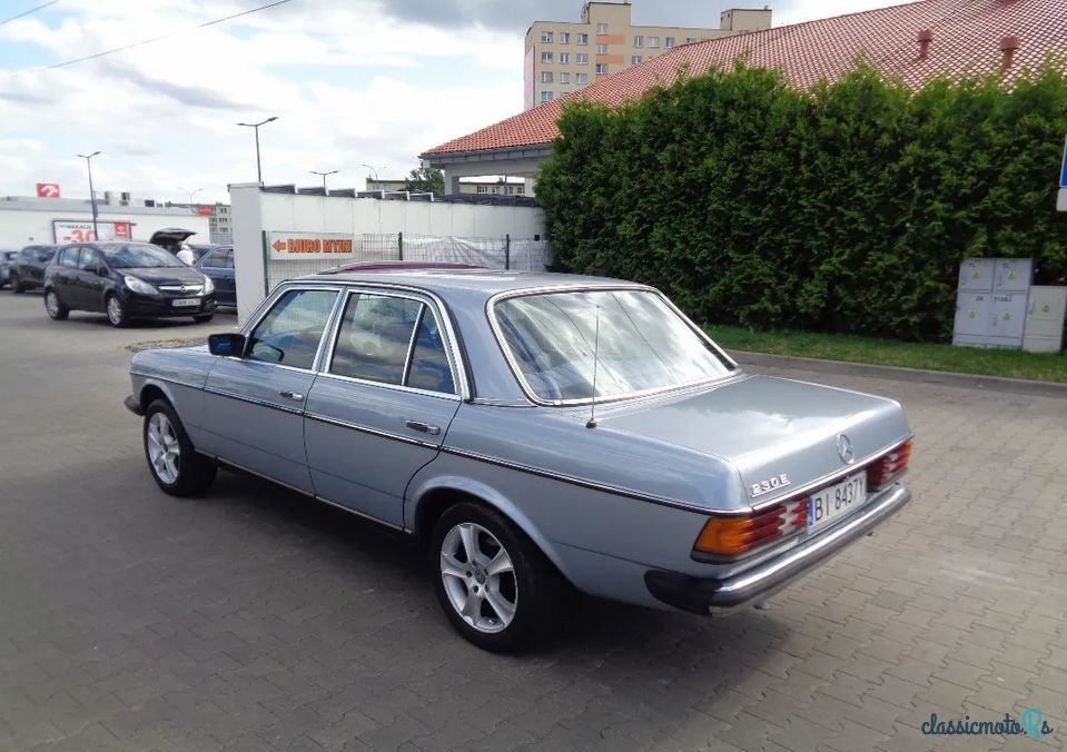 1977' Mercedes-Benz W123 photo #4