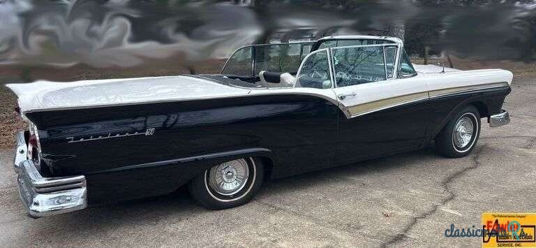 1957' Ford Fairlane photo #1