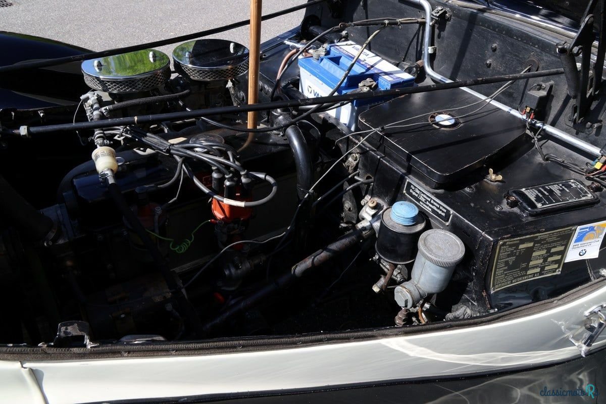 1941' BMW 327 photo #4