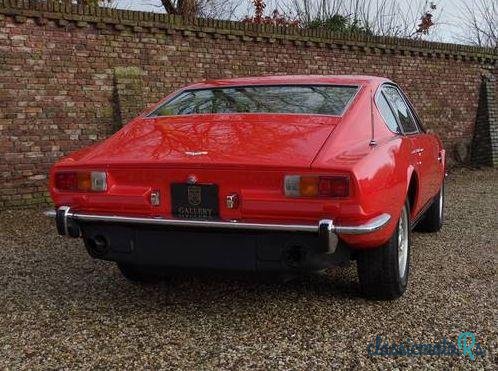 1975' Aston Martin V8 photo #1