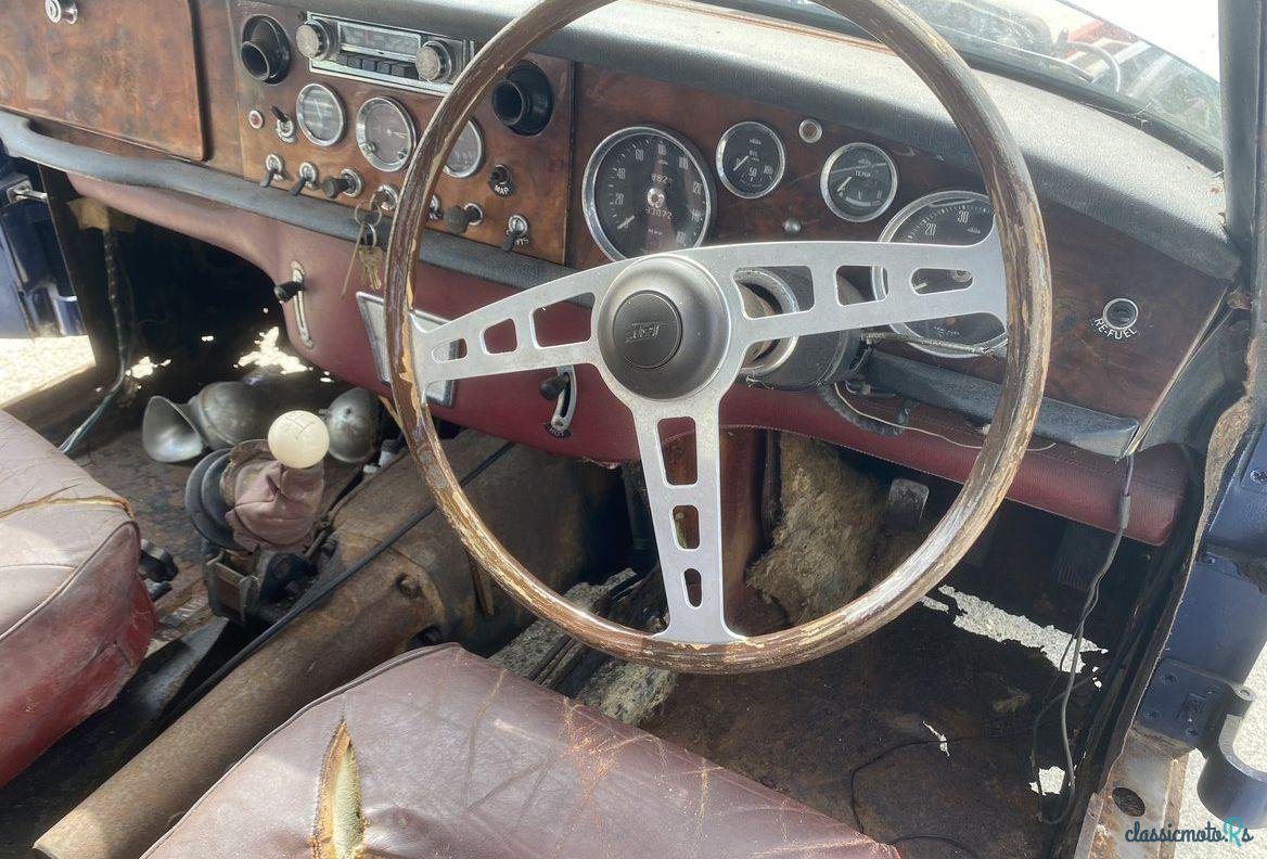 1966' Jensen Cv8 photo #3