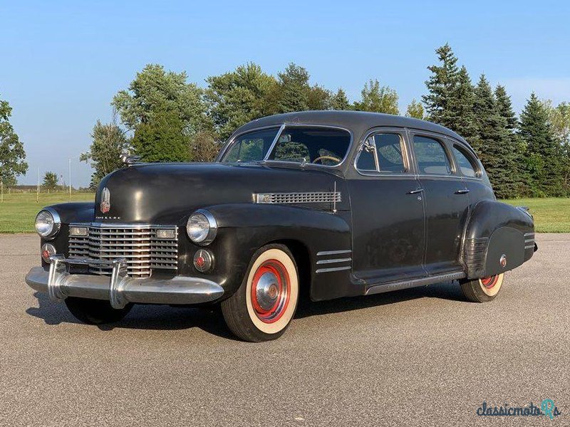 1941' Cadillac Sedan photo #3
