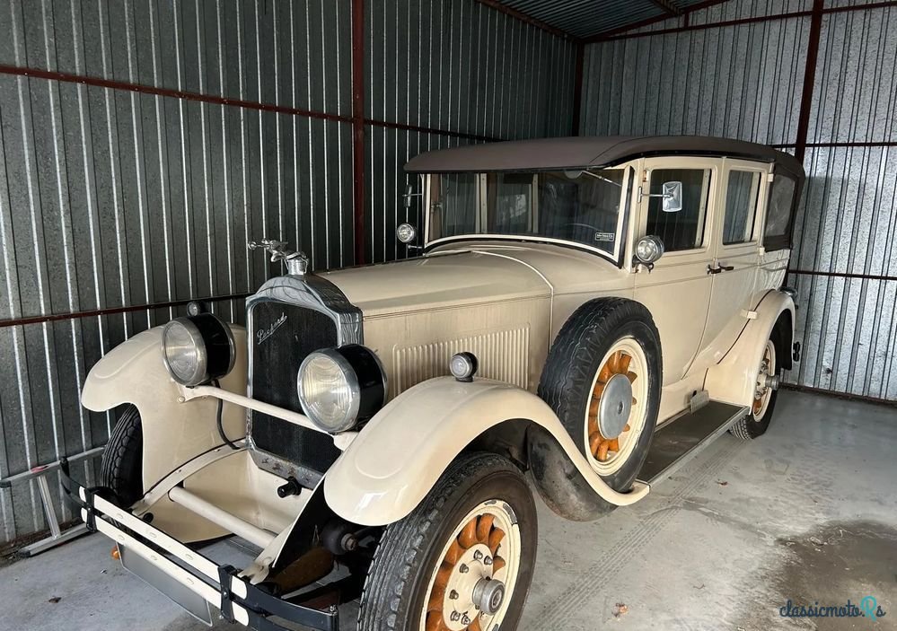 1927' Packard for sale. Poland