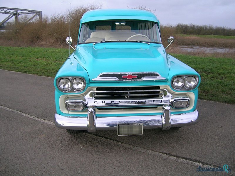1959' Chevrolet Suburban photo #2